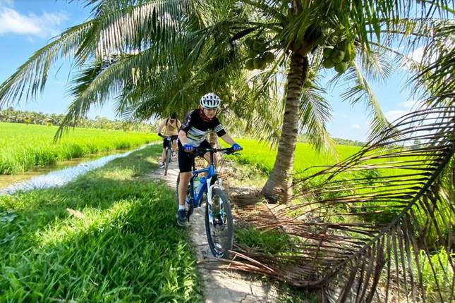 Mekong in-depth by Bike